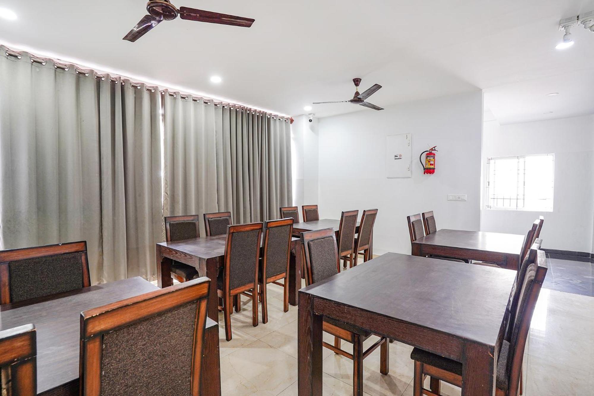 Fabhotel Rlv Green Palace - Nr Kengeri Satellite Town Bangalore Buitenkant foto