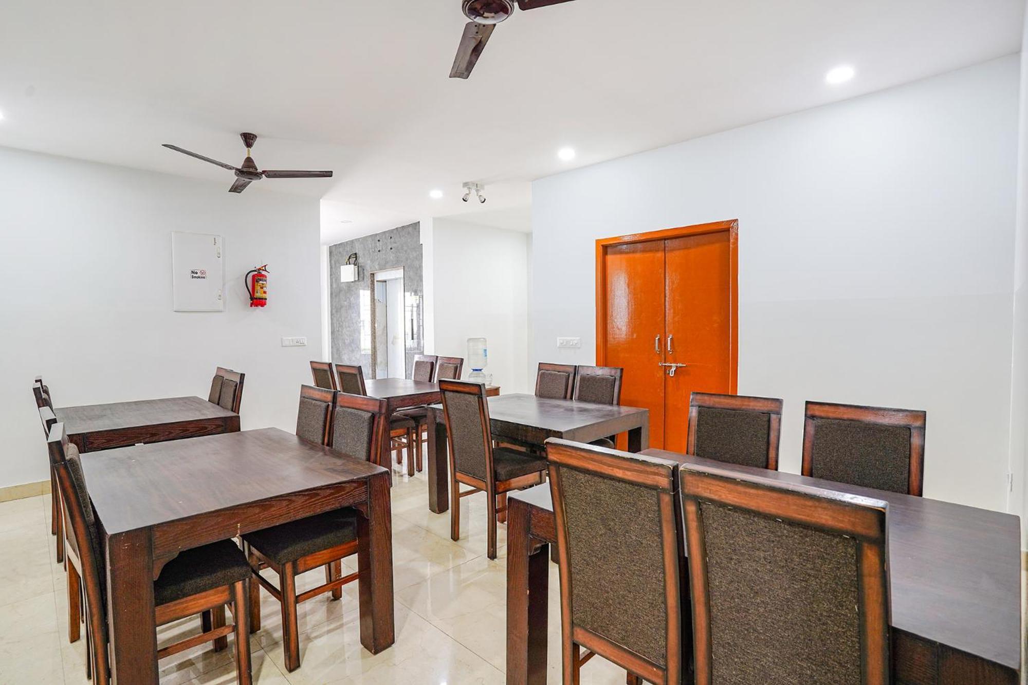 Fabhotel Rlv Green Palace - Nr Kengeri Satellite Town Bangalore Buitenkant foto