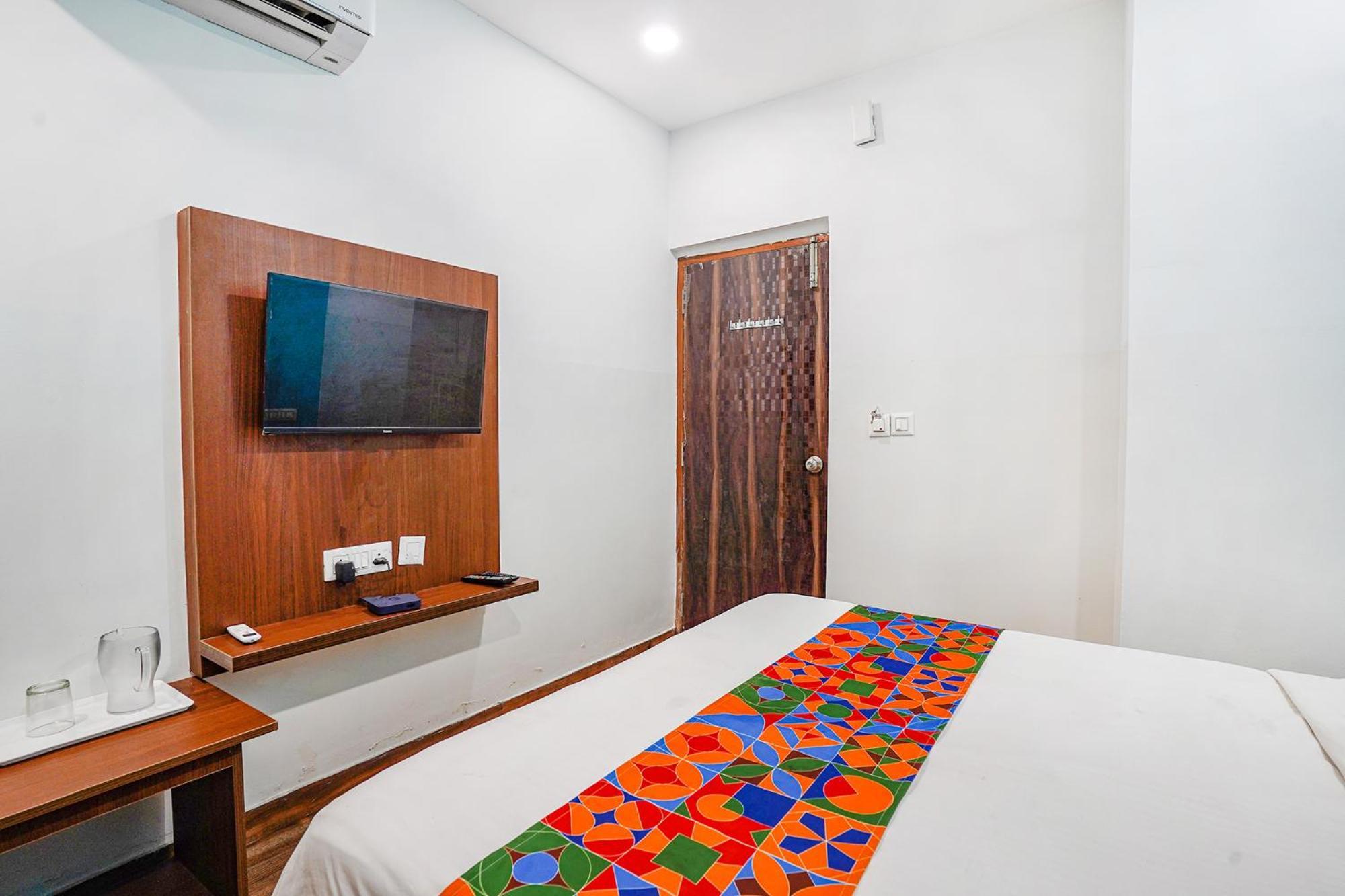 Fabhotel Rlv Green Palace - Nr Kengeri Satellite Town Bangalore Buitenkant foto