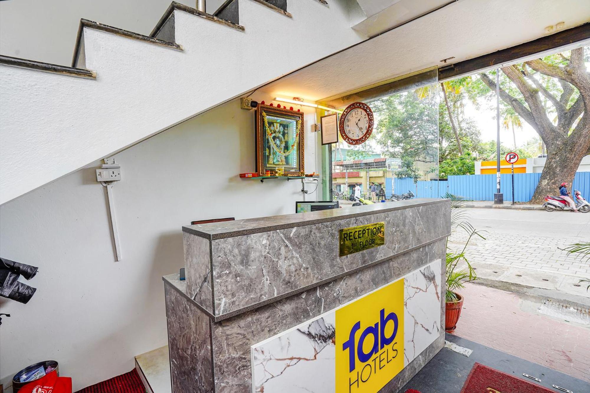 Fabhotel Rlv Green Palace - Nr Kengeri Satellite Town Bangalore Buitenkant foto